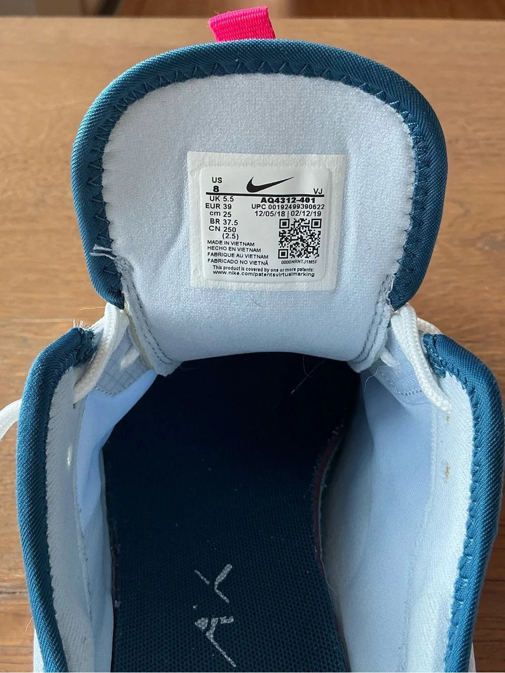 Nike super clean